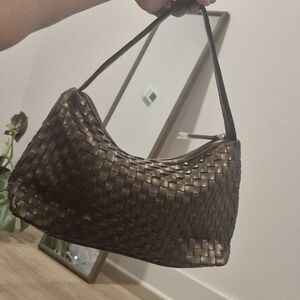 Matrix metallic brown woven hand bag